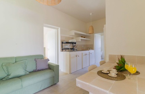 San Vito dei Normanni Villa | Beautiful apartment in villa for 5 guests with A/C, WIFI, pool, TV and parking, close to Ostuni