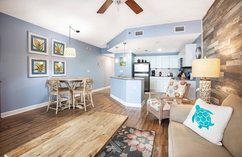Panama City Beach Condo | Beautiful 1 BR /2 BA Condo! Sleeps 6! Gorgeous views of the water! 5 stars!