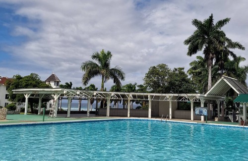 St.Bran's Burg Apartment | Beautiful 1-Bed Apartment in Montego Bay