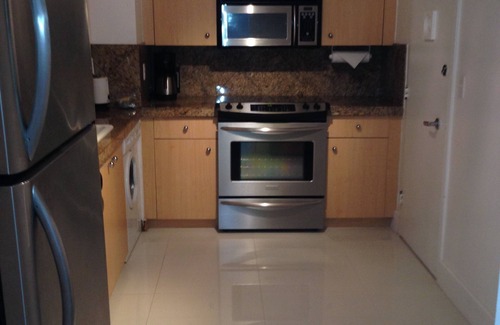 Surfside Apartment | Beautiful 1 Bed Condo on the Beach in Surfside, Miami beach, Bal Harbour, pets