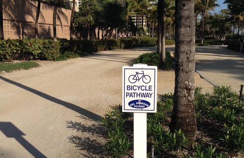 Surfside Apartment | Beautiful 1 Bed Condo on the Beach in Surfside, Miami beach, Bal Harbour, pets