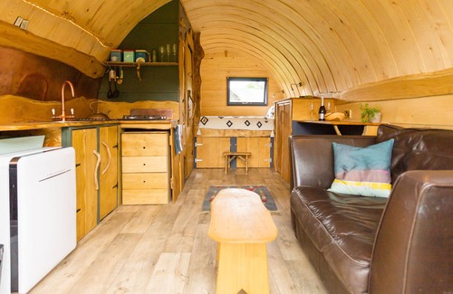 Crowhurst Cabin | Beautiful 1 bed Glamping pod in Battle
