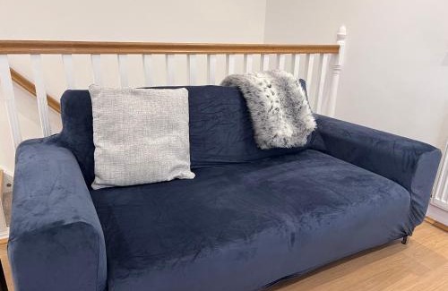 Cobham Apartment | Beautiful 1 BED Serviced APARTMENT COBHAM Town Centre