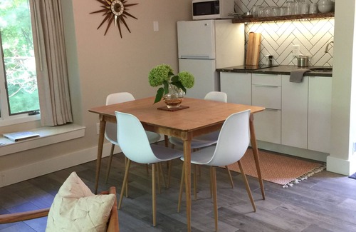 Acme Condo | Beautiful 1 bedroom At The Shores Condo on Traverse City East Bay Beach
