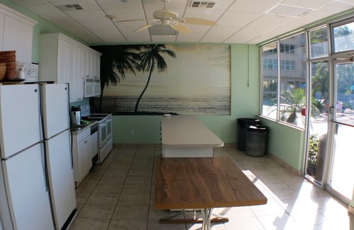 Islamorada Condo | Beautiful 1 bedroom apartment with a Phenomenal direct bay view 312
