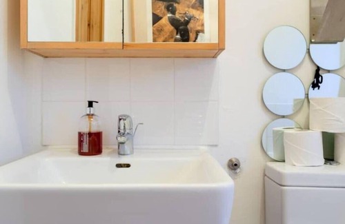 North Kensington Apartment | Beautiful 1 Bedroom Apartment in Notting Hill