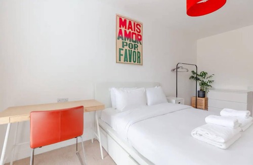 Haggerston Apartment | Beautiful 1 Bedroom Flat in Historic Hackney