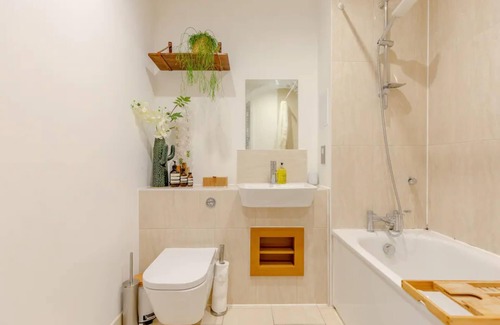 Haggerston Apartment | Beautiful 1 Bedroom Flat in Historic Hackney