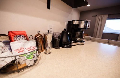Fairbanks Apartment | Beautiful, 1 Bedroom in the Hills of Fairbanks