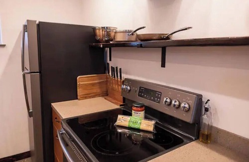 Fairbanks Apartment | Beautiful, 1-Bedroom in the Hills of Fairbanks
