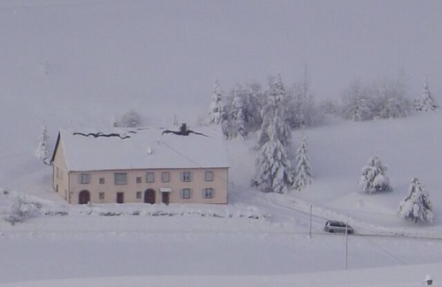 Le Bonhomme Apartment | Beautiful 19th Century farm in the middle of the meadows