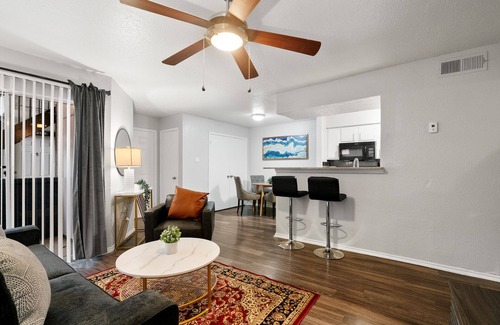 University Hills and Windsor Park Apartment | Beautiful 1BD/1BA in University Hills 0382