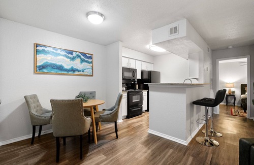 University Hills and Windsor Park Apartment | Beautiful 1BD/1BA in University Hills 0382