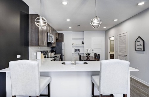 Fishers Apartment | BEAUTIFUL 1BDR APARTMENT W/KING BED