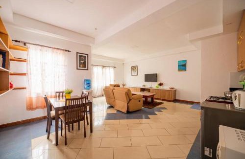 Lavington Apartment | Beautiful 1bdr w floor mirrors