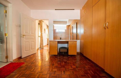 Lavington Apartment | Beautiful 1bdr w floor mirrors