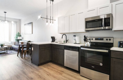 Elizabeth Apartment | Beautiful 1BR Next to EWR 7590