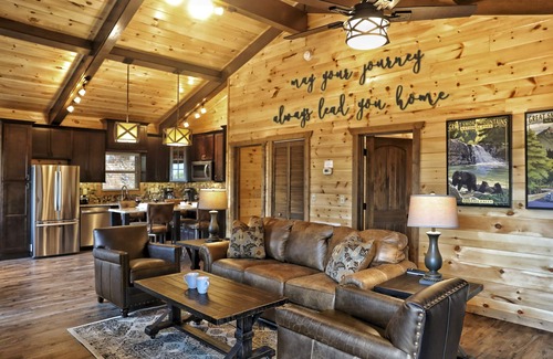 Chalet Village Cabin | BEAUTIFUL 2/2 Cabin! Open Living! Huge deck w/Fire Pit, Hot Tub, Dining & View!