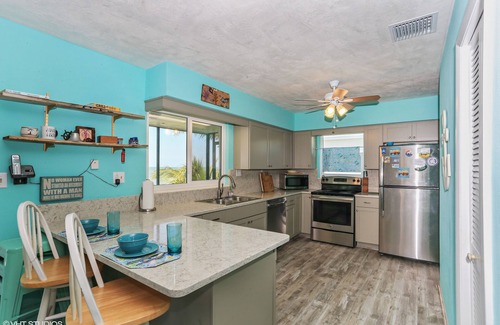 Islamorada House | Beautiful 2/2 Islamorada Home Directly on Florida Bay (28 Day Minimum Rental)