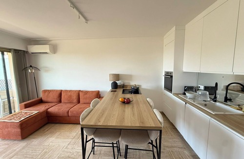 Bastide Giraud Condo | Beautiful 2-bedroom apartment with sea view - swimming pool - tennis court