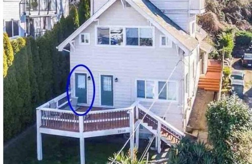 West Queen Anne House | Beautiful 2 Bdrm Home- Location & Gorgeous VIEWS