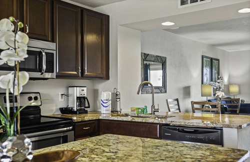 Butler Beach House | Beautiful 2 bdrm townhome by Beach, Indoor, Outdoor Pool, Sauna, Restaurants!