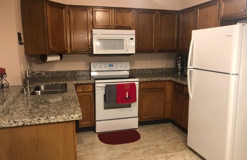 Maryvale House | Beautiful 2 bdrm townhouse w/pool in Glendale AZ