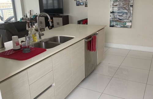 Hallandale Beach Condo | Beautiful 2 bedroom condo w/ocean views