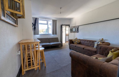Little Holland Apartment | Beautiful 2-Bed Apartment in Dartford
