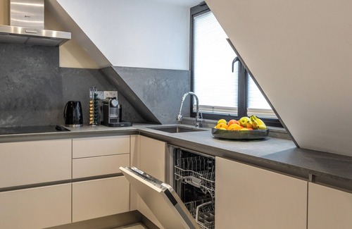 Golders Green Apartment | Beautiful 2-Bed Apartment in London