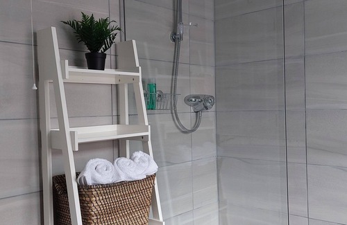 Surrey Docks Apartment | Beautiful 2 Bed Flat Close To Central London