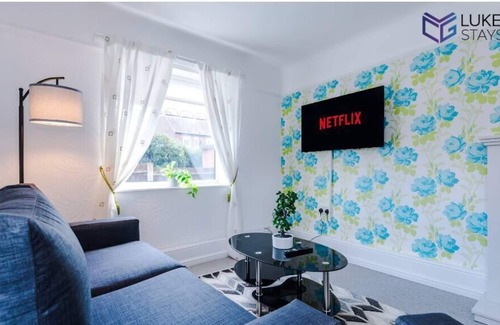 Bootle Apartment | ◑Beautiful 2 Bed House ◑Wifi ◑Garden ◑Parking◑