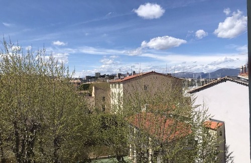 Antibes City Centre Apartment | Beautiful 2 bed in Old Antibes, close to beaches, restaurants, cafes and shops