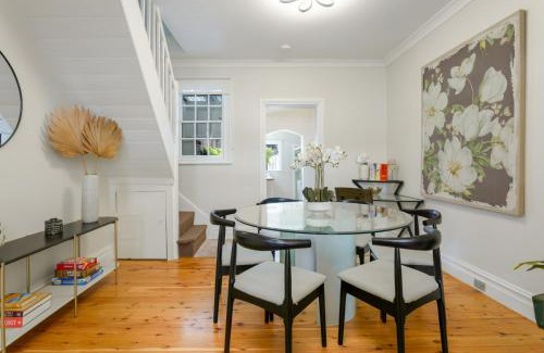 Darling Harbour House | Beautiful 2-Bed Terrace House with Outdoor Areas