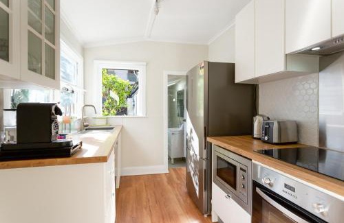Darling Harbour House | Beautiful 2-Bed Terrace House with Outdoor Areas