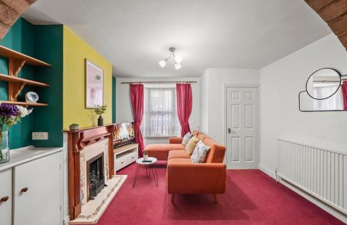 Aylesbury House | Beautiful 2 bedroom house Free Parking, Aylesbury, Adrenham st