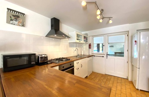 Baleyssagues Cottage | Beautiful 2 Bedroom, With En-Suite, Gite, Close To Duras, With Stunning Views
