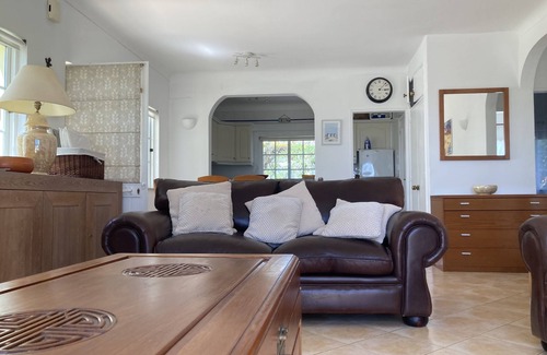 Luz Apartment | Beautiful 2 Bedroom Apartment With Large Pool In Private Garden And Sea Views