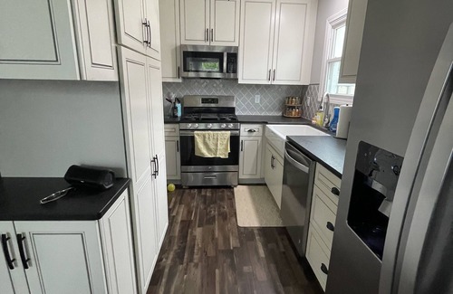 Speedway House | Beautiful 2 Bedroom 3 Bathroom Walking Distance To Indianapolis Motor Speedway