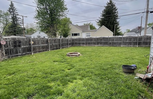 Speedway House | Beautiful 2 Bedroom 3 Bathroom Walking Distance To Indianapolis Motor Speedway