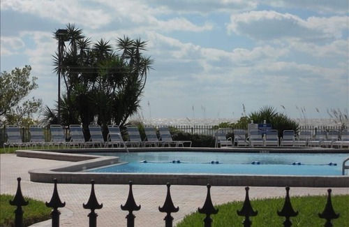Madeira Beach Condo | Beautiful 2 Bedroom End Unit Beach Front Condo - Affordable!