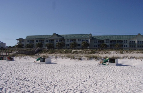 Miramar Beach Condo | Beautiful 2+ Bedroom in Maravilla. 3 Minute Walk to Beach. Pet Friendly