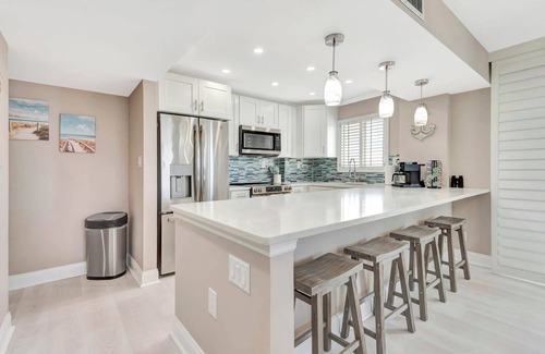 Glenwood Condo | Beautiful 2-Bedroom/2 -Bath Condo direct beachfront Ormond Beach
