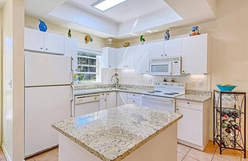 Vamo Condo | Beautiful 2 Bedroom, 2 Bath Home In Pinestone at Palmer Ranch