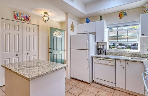 Vamo Condo | Beautiful 2 Bedroom, 2 Bath Home In Pinestone at Palmer Ranch