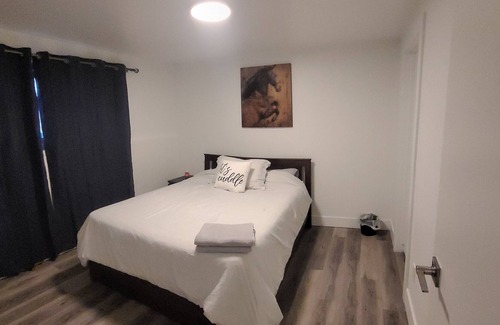 Highland House | Beautiful 2-Bedroom (3-beds), 2-Bathroom in South London (by Westmount Mall)