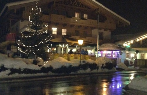 Maria Alm am Steinernen Meer Apartment | Beautiful 2 Bedroom Apartment With Stunning Mountain Views Close to Ski Lifts