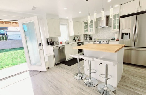 Cambridge Apartment | Beautiful 2 Bedroom Apartment Close to Hwy 401 & Hwy 8 in Cambridge