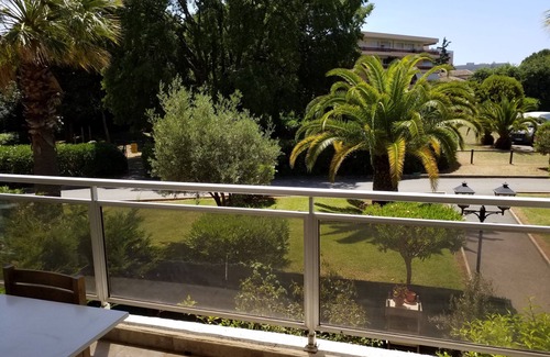 Antibes Apartment | Beautiful 2 bedroom apartment fully equipped with private garage.