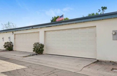 Northeast Anaheim Condo | Beautiful 2-bedroom condo Orange County CA Everything needed garage WiFi and AC.
